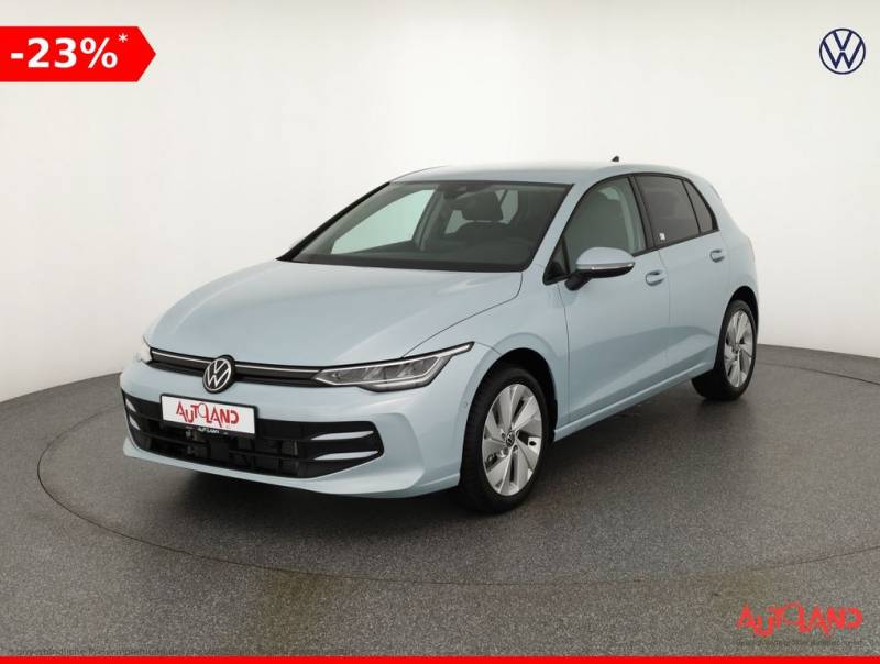 Volkswagen Golf VIII e1.5 TSI DSG LED ACC Kamera