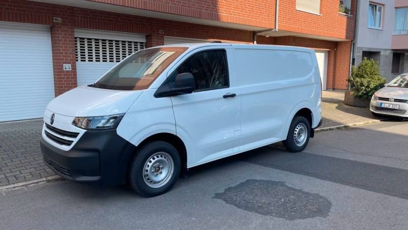 Volkswagen T7 weiss oder grau 2,0TDI Flügeltüren Holzboden