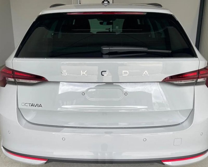 Skoda Octavia Combi 1.5TSI SelectiLED Kamera uvmSOFORT