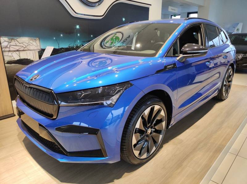 Skoda Enyaq 80x Sportline AHK EHK 21Z Matrix Navi Pano
