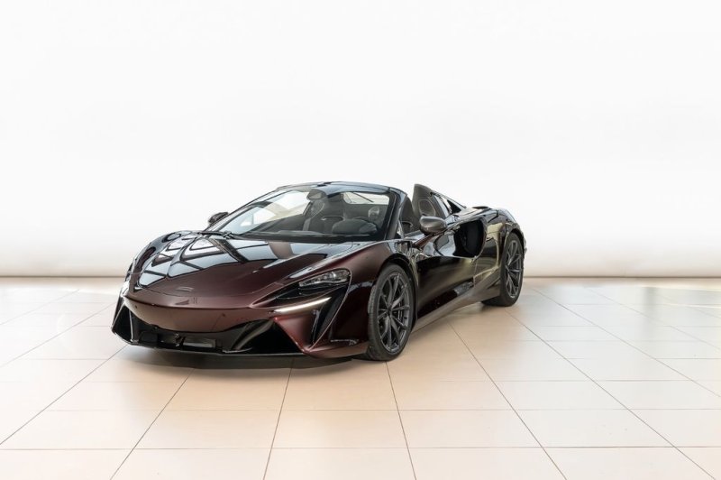 McLaren Artura Spider - MSO Bespoke Nerello Red