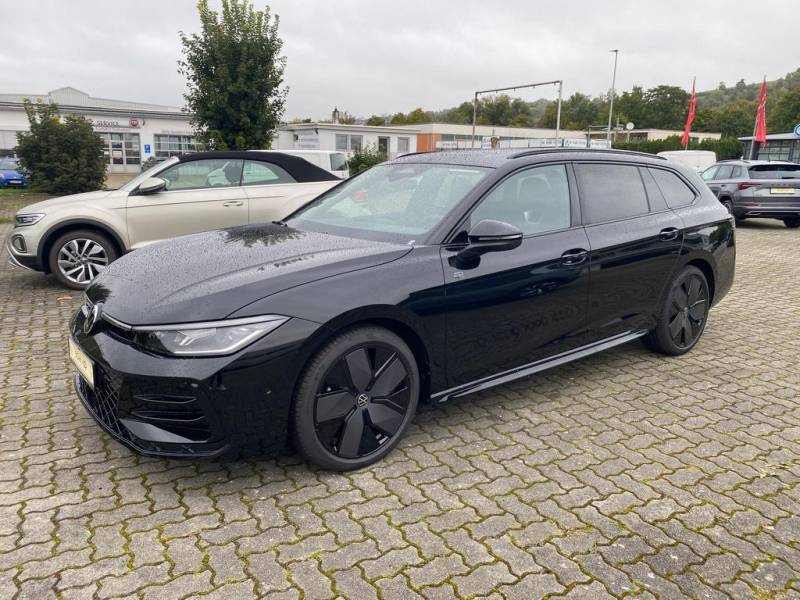 Volkswagen Passat Var. 1.5 R-Line NAVI KAM. AHK el. Heckkl.