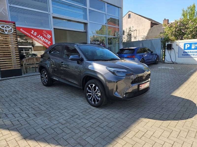 Toyota Yaris Cross Teamplayer 1,5l Hybrid ACC SHZ LED T