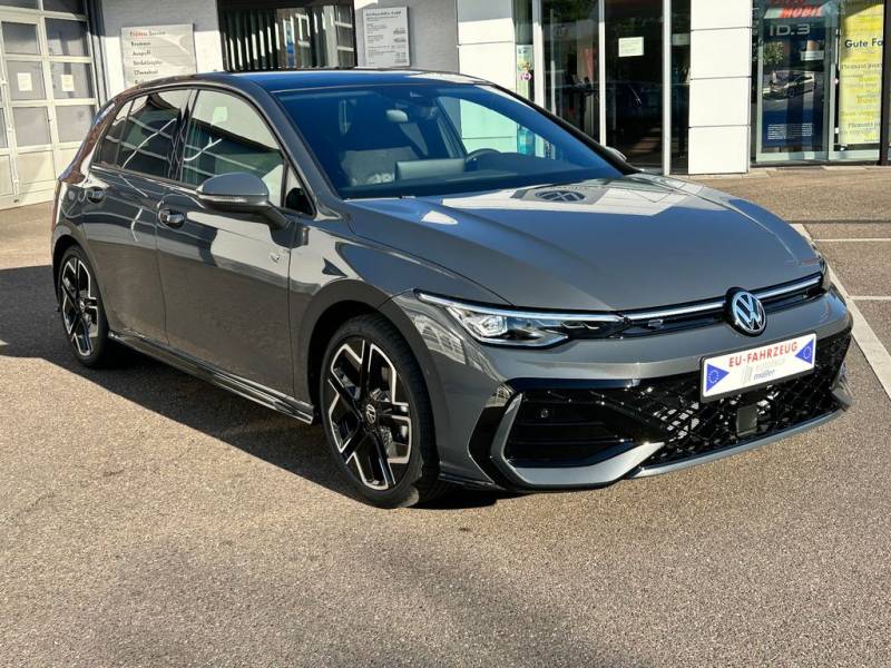 Volkswagen Golf 2.0 TDI SCR 110kW DSG R-Line Pano LED APP-C
