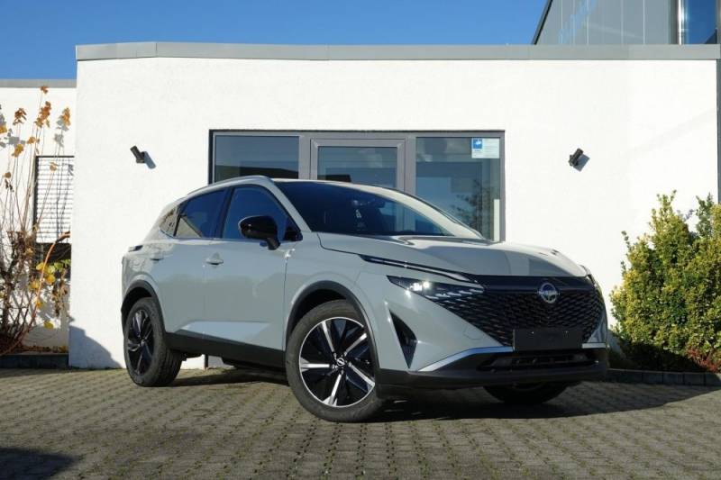 Nissan Qashqai TEKNA 158PS Xtron MY25 BOSE Pano Februar