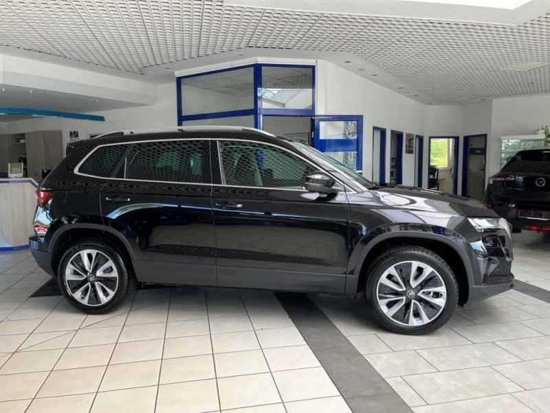 Skoda Karoq 1.5 TSI DSG+AHK+RFK+ACC+Navi+el.Heckkl.++