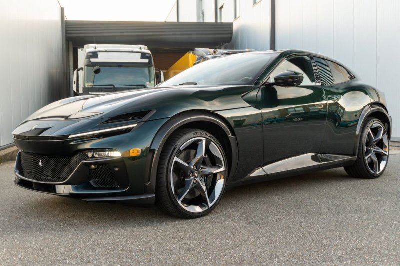 Ferrari Purosangue V12 - Verde Zeltweg - NEW