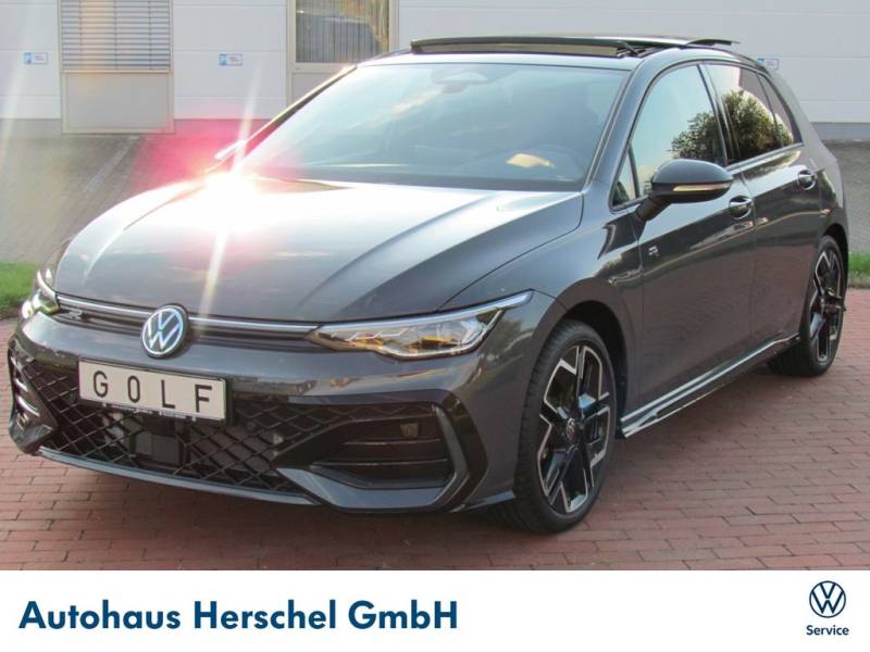 Volkswagen Golf VIII 1.5 eTSI R-Line DSG Klima