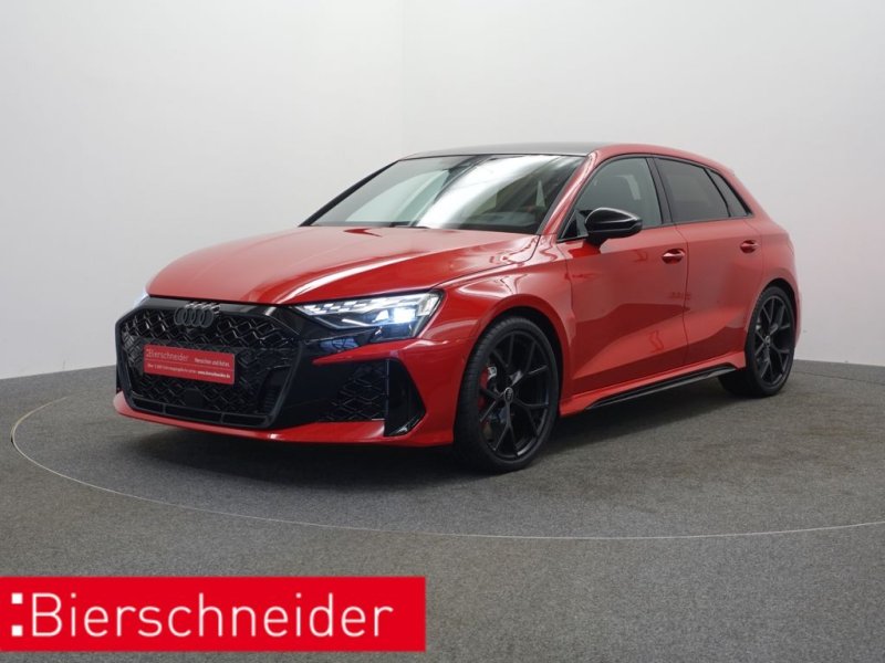 Audi RS3 Sportback FACELIFT EA8 PANO HEADUP BandO 280KM