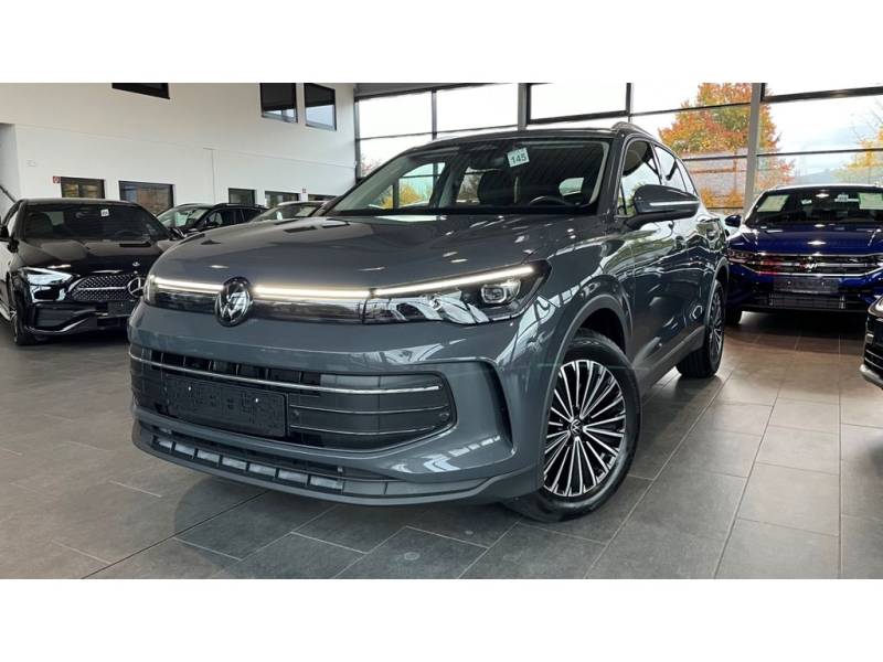 Volkswagen Tiguan AHK-klappbar El. Panodach Navi Digitales 