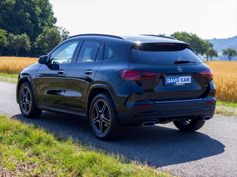 Mercedes-Benz GLA 200 200d 4MATIC AMG Premium