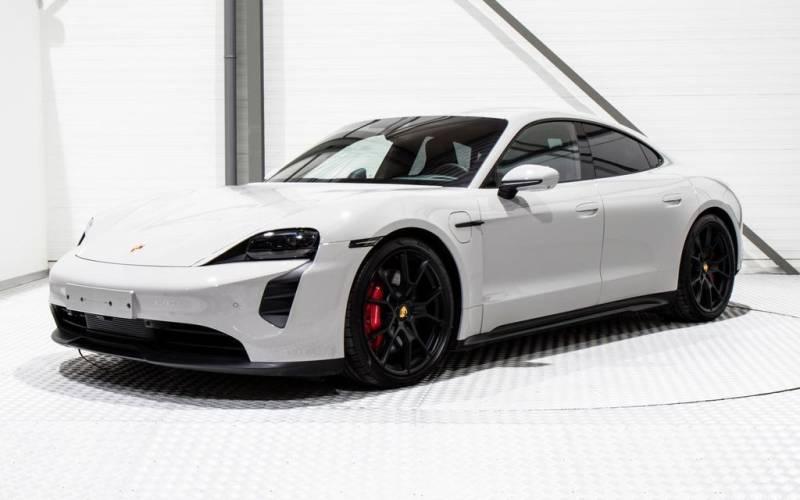 Porsche Taycan GTS - KAMERA-BOSE- Sport Chrono Paket-