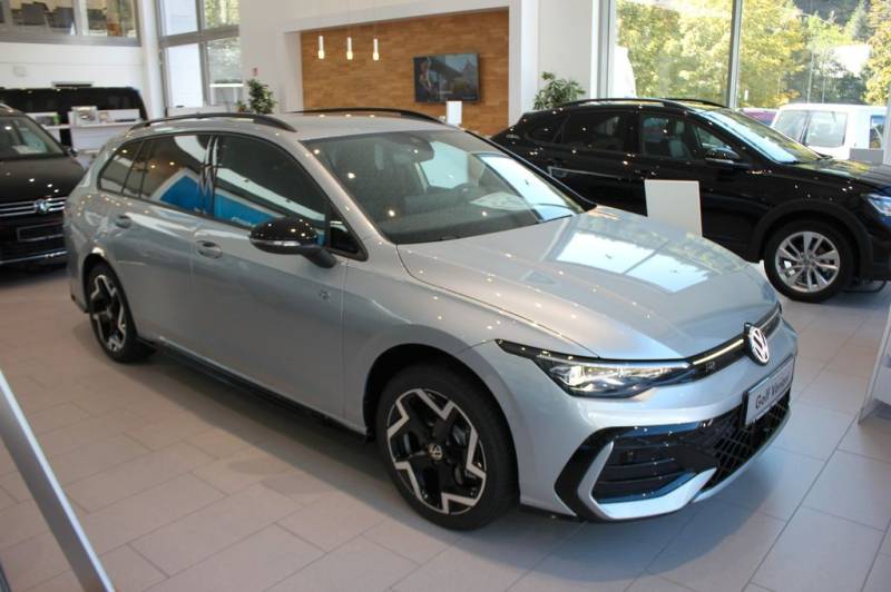 Volkswagen Golf VIII Variant 2.0 TDI R-Line DSG