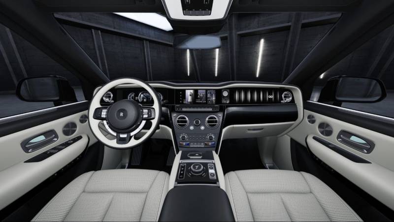 Rolls-Royce Cullinan BLACK BADGE - 2026 - 4 Seats - 2 Weeks