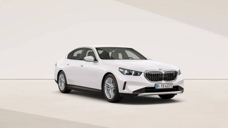 BMW i5 eDrive40 1 x VERFÜGBAR 19"LM+NAVI+KAMERA+SI.H