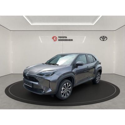 Toyota Yaris Hybrid Team D LED+RFK+CARPLAY+KEYLESS