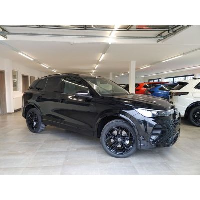 Volkswagen Tiguan 1.5 eTSI DSG R-Line Leder/Pano/AHK/20"/4J