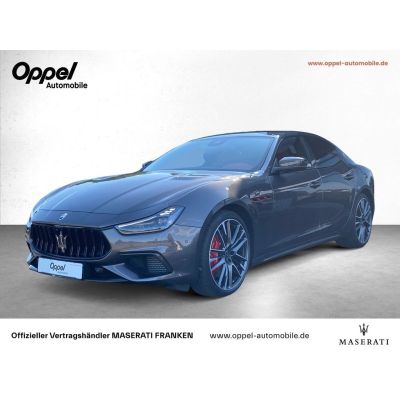 Maserati Ghibli Trofeo V8 Carbon-Pack+Glasdach+Fahrassist