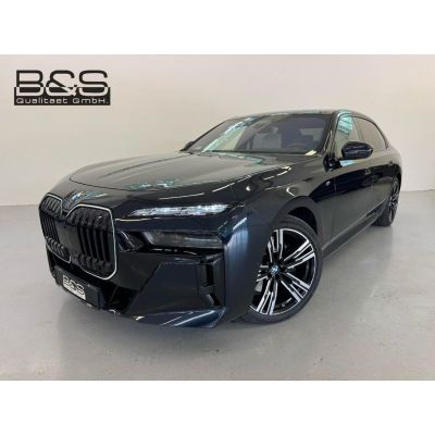 BMW 740d xDrive MSport ACC,HUD,SKLY,BandW,AHK,LUFT,TV