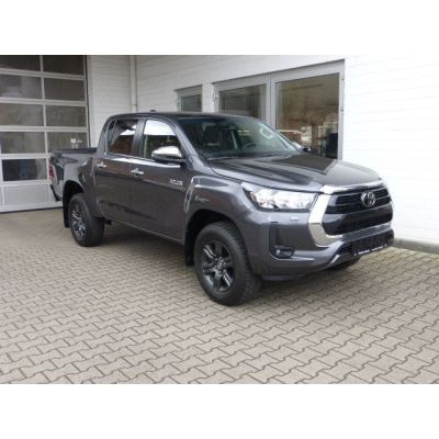 Toyota Hilux 2.4 DoKa 4x4 AT