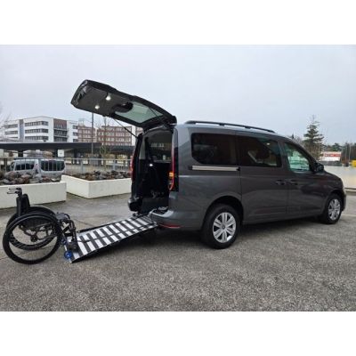Volkswagen Caddy Maxi Rollstuhltransport Heckeinstieg