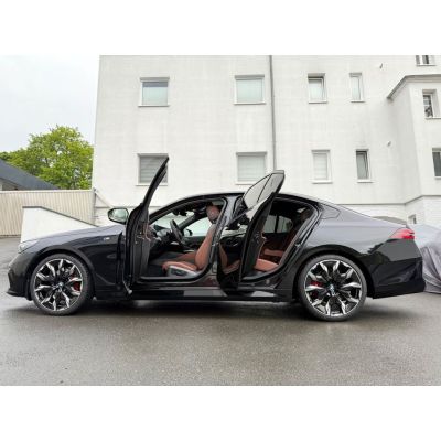 BMW 520 i * M Sport*Comfort *Innovation*Head Up*BandW