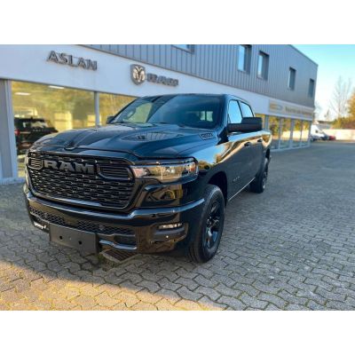 Dodge RAM1500 Crew Cab 4x4 Tradesman Night