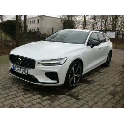 Volvo V60 T6 AWD Ultra Dark*Business-Paket*360Grad*B+W