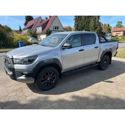 Toyota Hilux 2.8 Invincible Double Cab*Bügel+Rollo+360°