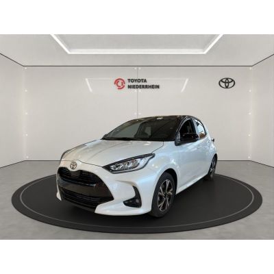 Toyota Yaris Hybrid TEAM BLACK and WHITE LED+CARPLAY+DAB+