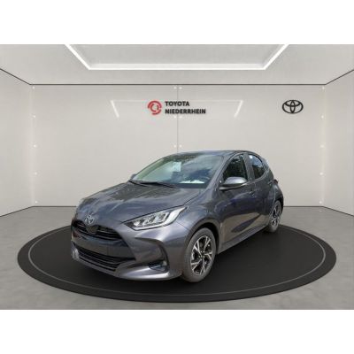 Toyota Yaris Hybrid Teamplayer CP+TP+LED+RFK+CARPLAY+KE