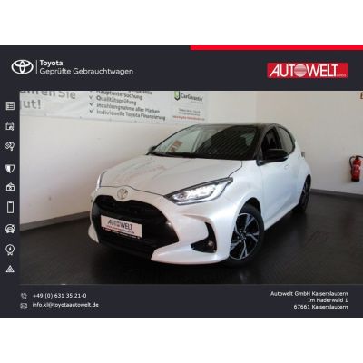 Toyota Yaris Hybrid BlackandWhite