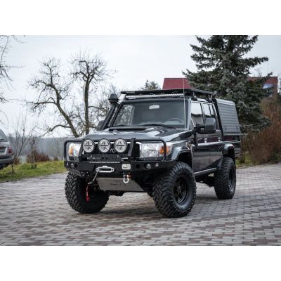 Toyota Land Cruiser GRJ79DC Tom's MännerCruiser