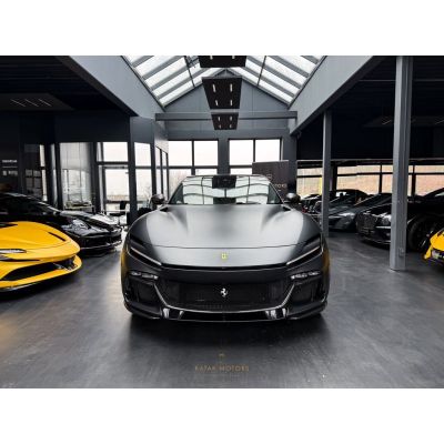 Ferrari Purosangue MATT/CARBON/MASSAGESITZE/360 KAMERA