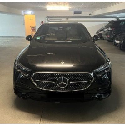 Mercedes-Benz E 200 AMG black/brown_Premium_AMG_Headup_Prod 25