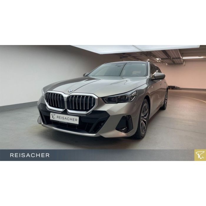 BMW 540d A xDrive Tou M-Sport,Pano,AHK,DAProf,Autom